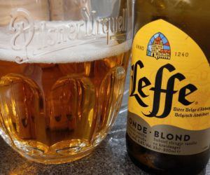 gia bia leffe vang chai